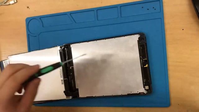Apple iPad Mini Замена тачскрина смотреть онлайн