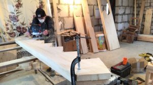 Фрезерую косоур для лестницы