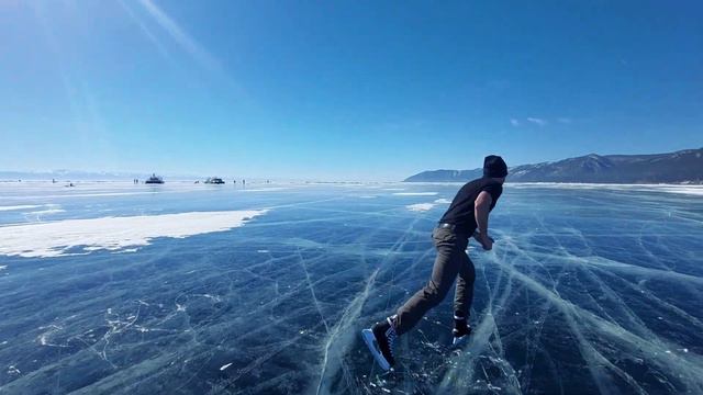 КАТАНИЕ НА КОНЬКАХ ПО БАЙКАЛУ смотреть онлайн
