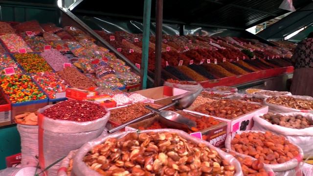 Каракол, прогулка по нижнему базару, там где продают Ашлянфу.