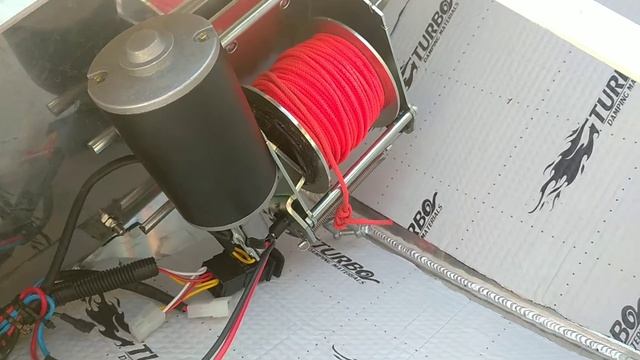 Тюнинг лодки Вятбот 390 Р, ставим лебедку Stronger 35 правильно, клеим шумоизоляцию на нос лодки смотреть онлайн