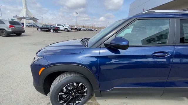 Blue 2023 Chevrolet Trailblazer LT Review Calgary AB - Wolfe Calgary смотреть онлайн
