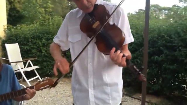 Jim Shanks old-time fiddle tune Edward Huitt in Fontvielle, France смотреть онлайн