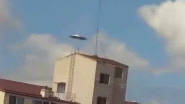 Летающие тарелки. смотреть онлайн