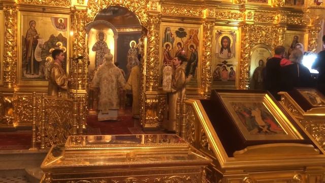 Митрополит Игнатий совершил всенощное бдение в Свято-Троицком кафедральном соборе г. Саратова 22.10 смотреть онлайн