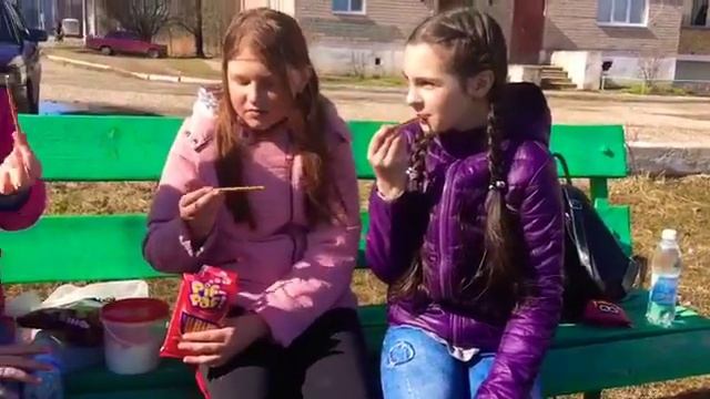 ПОПРОБУЙ НЕ ЗАПЕЙ CHALLENGE! Кто быстрее выпьет бутылку воды?) смотреть онлайн