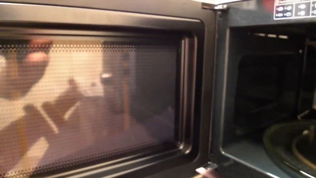 Samsung MG23F301TAS Microwave Unboxing and first use смотреть онлайн