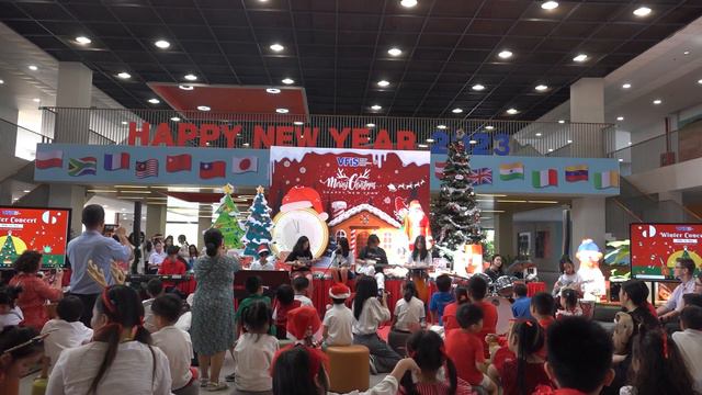 [VFIS Winter Concert 2022] Snowman | 8B смотреть онлайн