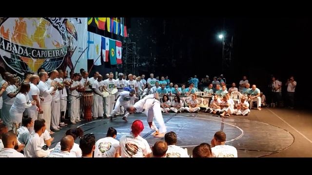 JOGOS MUNDIAIS - FOGO no PALCO. Momentos de campeonato CAPOEIRA смотреть онлайн
