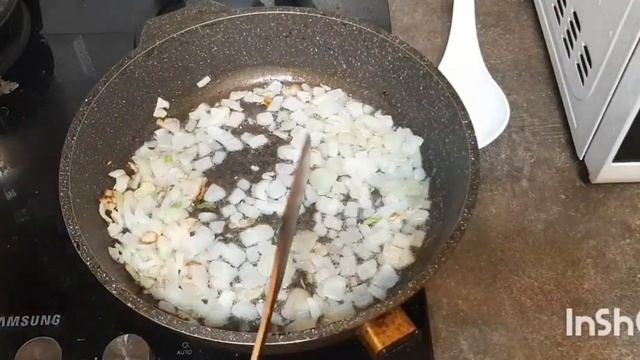 Картошка жаренная с солёной капустой и помидорами смотреть онлайн