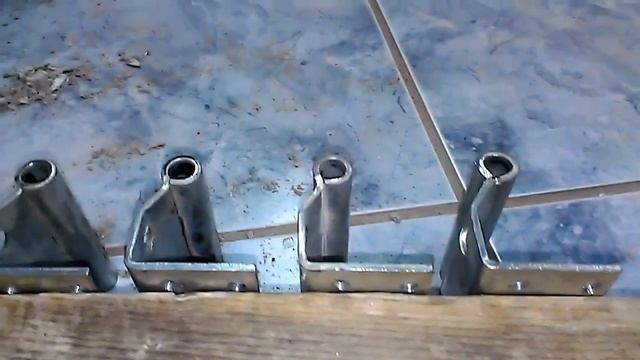 Исправляем заводской брак металлической двери. Трется об верх и не закрывается. смотреть онлайн