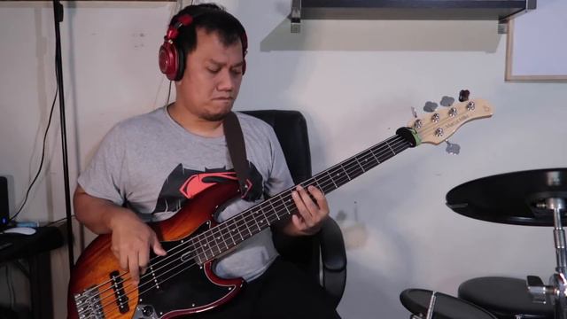 Sunrise - Desmond Amos (cover) with Marcus Miller Sire V3 5 strings bass смотреть онлайн