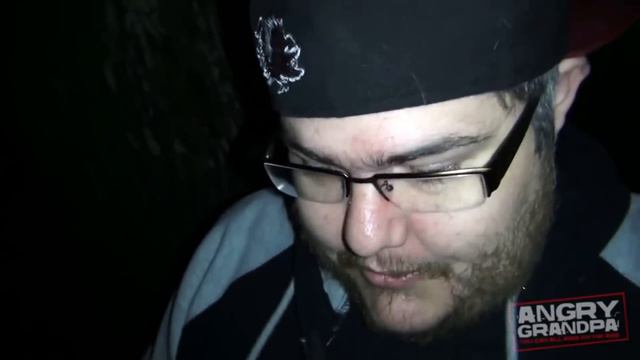 ЗЛОЙ ДЕД — ОХОТНИК ЗА ПРИВЕДЕНИЯМИ / КОНТАКТ С ПРИЗРАКОМ. ПРАНК (РУССКАЯ ОЗВУЧКА) смотреть онлайн