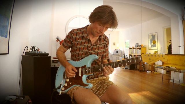 2012 Fender Custom Shop 1960 Relic Stratocaster (daphne blue) смотреть онлайн