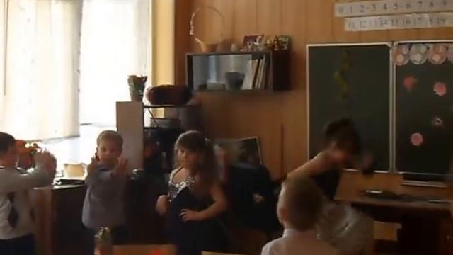 А МНЕ БЫ ПЕТЬ И ТАНЦЕВАТЬ....ПОЛИНА смотреть онлайн