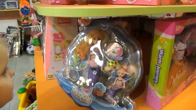 Мир игрушек! Прогулка по магазину! Покупка новой игрушки. смотреть онлайн