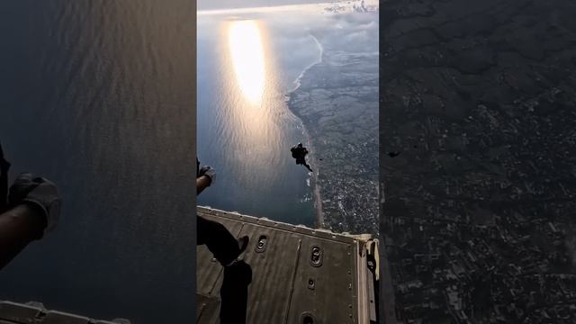 SKYDIVING смотреть онлайн