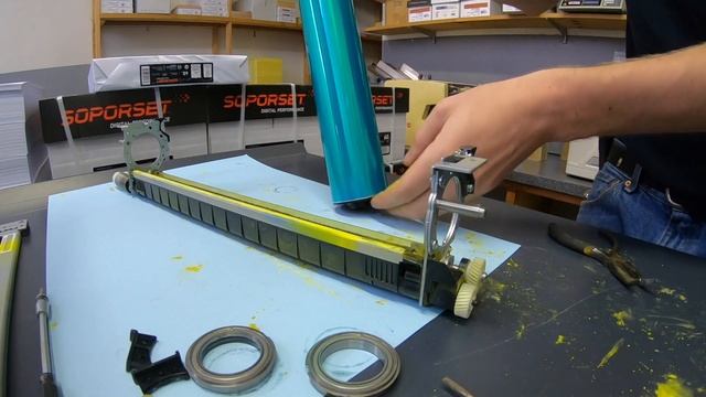 How to Replace the Drum and Cleaning Blade in DU-105 for Konica Minolta C1070 смотреть онлайн