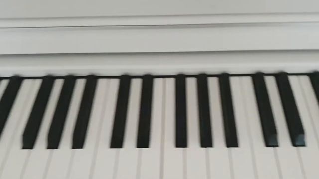 Yamaha Clavinova CLP-545 Digital Piano + Bench + Headphones in Satin White смотреть онлайн