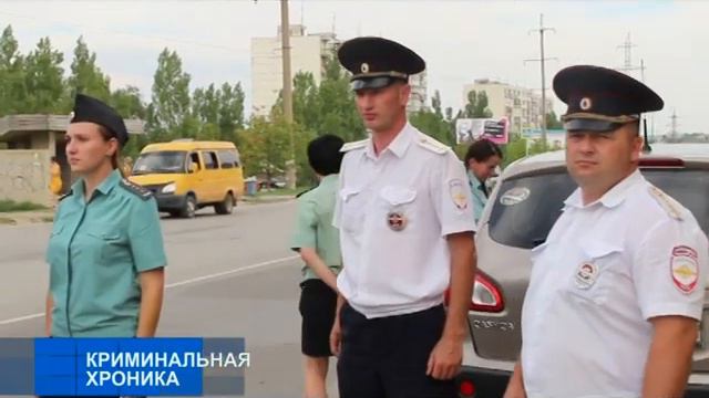 В Камышине водителю после проверки документов пришлось продолжить путь "на своих двоих" смотреть онлайн