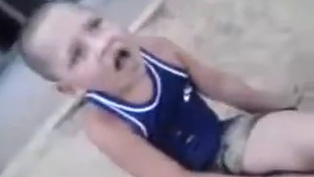 малый ест песок) смотреть онлайн