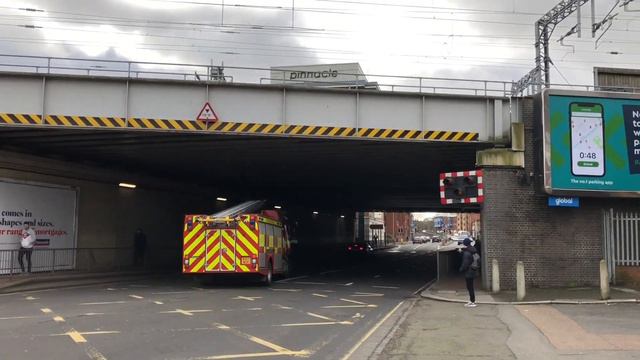 Thames Valley police, Royal Berkshire fire and rescue + south central ambulance in Reading смотреть онлайн