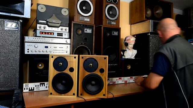 8 Ohm vs 4 Ohm Speaker Box - Sound Difference - Klangunterschied - Звуковая разница - Zvukový rozdí смотреть онлайн