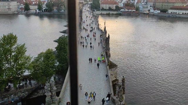 ВЛОГ//Прага. Прогулка в карете- и (КАРЛОВ МОСТ)Prague. VLOG Riding in (CARLOV MOST). смотреть онлайн