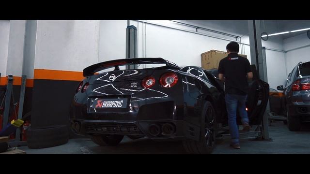 NISSAN GTR R35 X AKRAPOVIC EXHAUST | BLACK OUT GODZILLA