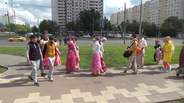 2023 05 21 Харинама Гаура Крипа. Москва, Отрадное 1 часть. Harinama Gaura Kripa. Moscow. Otradnoye. смотреть онлайн