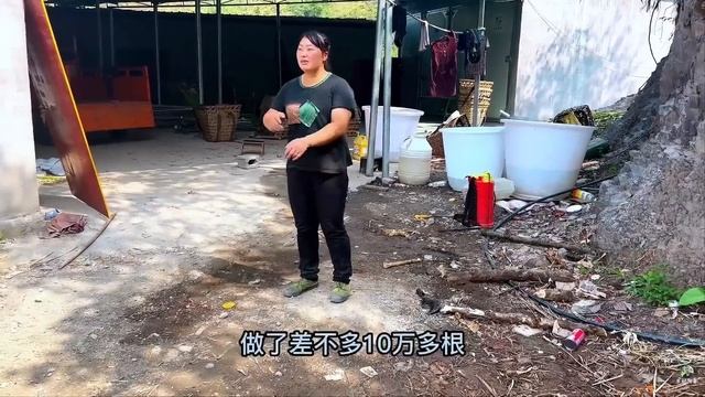 探访贵州深山的独户人家，俩儿子走出大山留下她一人独守空房，八旬奶奶只能以养狗为伴！【乡村阿泰】