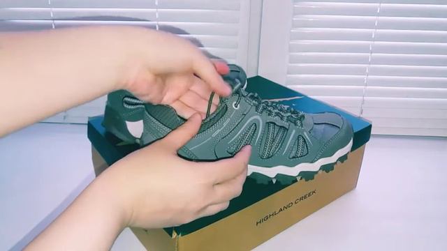 Кроссовки Graceland  женские из магазина Deichmann.