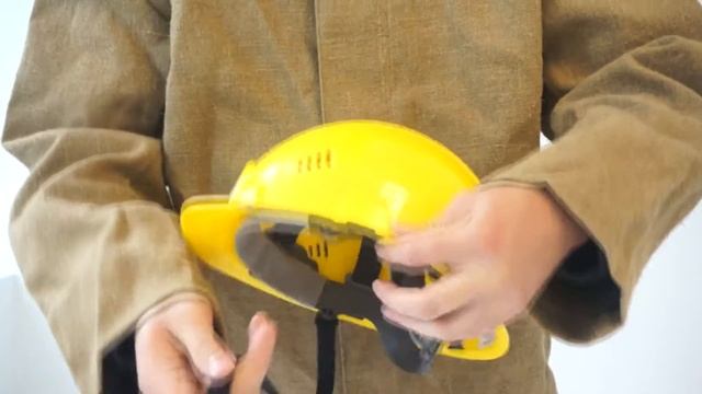 Щиток и каска смотреть онлайн