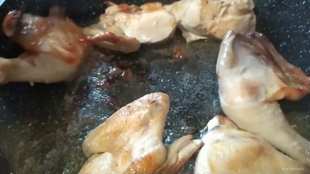 Тушёная квашеная капуста с курицей.