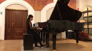 У. Гиллок В старой Вене. Исп. Марьям Кхан