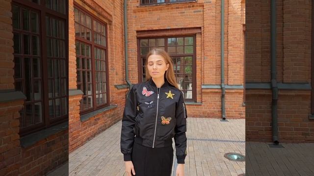 Модный женский Бомбер женский голландской марки AIRFORCE - Black - Чёрный с аппликацией бабочки смотреть онлайн