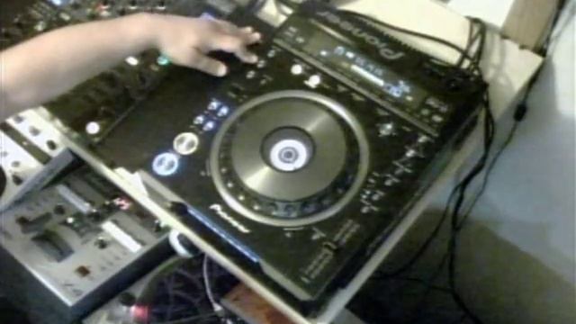DJ Luna's DJ Demo - Pioneer DVJ - X1 Demo Video Using a CD. смотреть онлайн