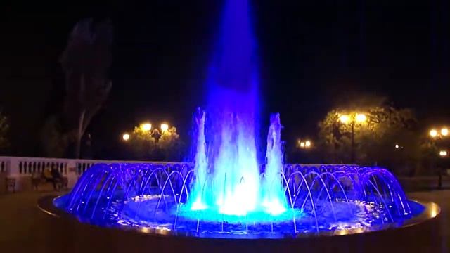 25.09.2017 Северодонецк. Осенний вечер у фонтана. смотреть онлайн