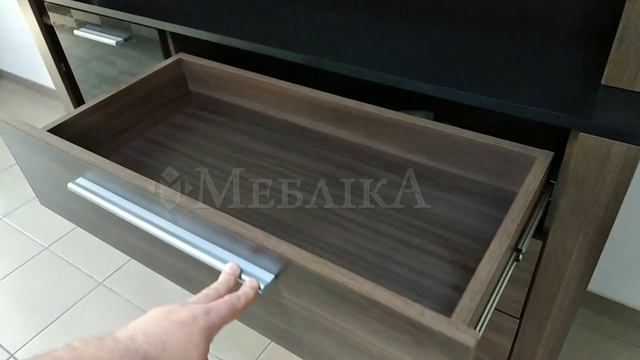 Великий комод Паула в темному кольорі з дверима, шухлядами та відкритими поличками смотреть онлайн