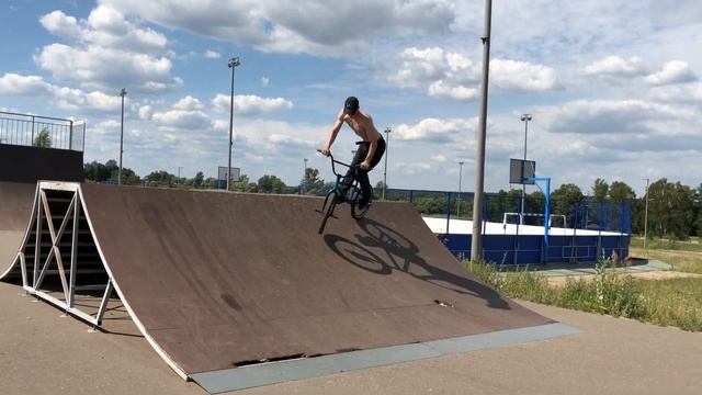 Заняли весь скейт-парк мамы танцовщицы , стрит вмх смотреть онлайн