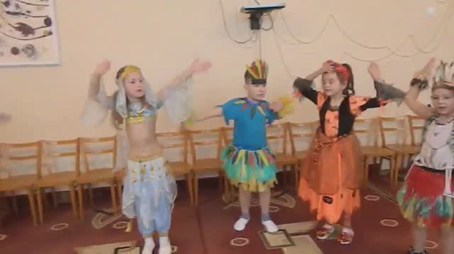 Вход на Новогодний утренник смотреть онлайн
