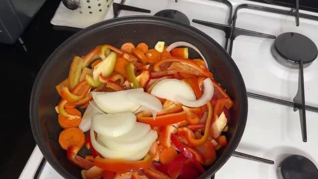 вкусная запечённая курочка смотреть онлайн