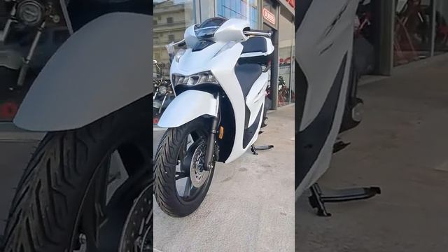 HONDA SH150 STB Matt Pearl Cool White 2024 // Promoto Ginossatis смотреть онлайн