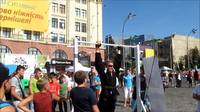 Крутой воркаут на перекладине Crazy workaut on gorizontal bar смотреть онлайн