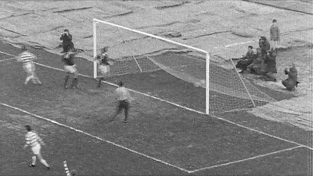 Rest in peace, Stevie Chalmers. You'll Never Walk Alone. смотреть онлайн