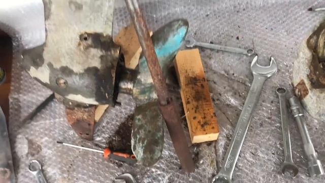 Лодочный мотор "Пионер" 1932 год. Часть 2. Разборка мотора. смотреть онлайн