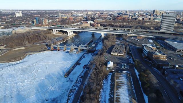 Stone Arch Bridge - (Manual FLight Mode)DJI Phantom 4 Pro - drone/aerial footage смотреть онлайн
