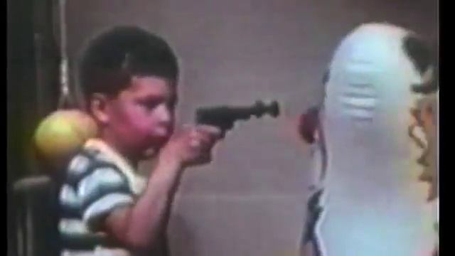 Эксперимент "Кукла Бобо" А.Бандура - The Bobo doll experiment А.Bandura смотреть онлайн