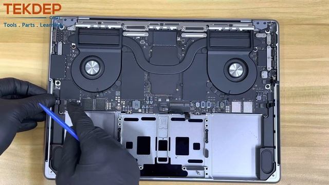 M1 MacBook Pro 14" | Tear-Down Disassembly ( A2442 ) смотреть онлайн