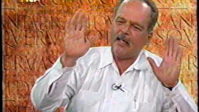 Marco Aurelio Denegri con Alberto Benavides Ganoza - El Campo es Santo смотреть онлайн